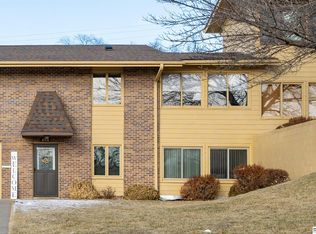 7918 Park Dr, Ralston, NE 68127