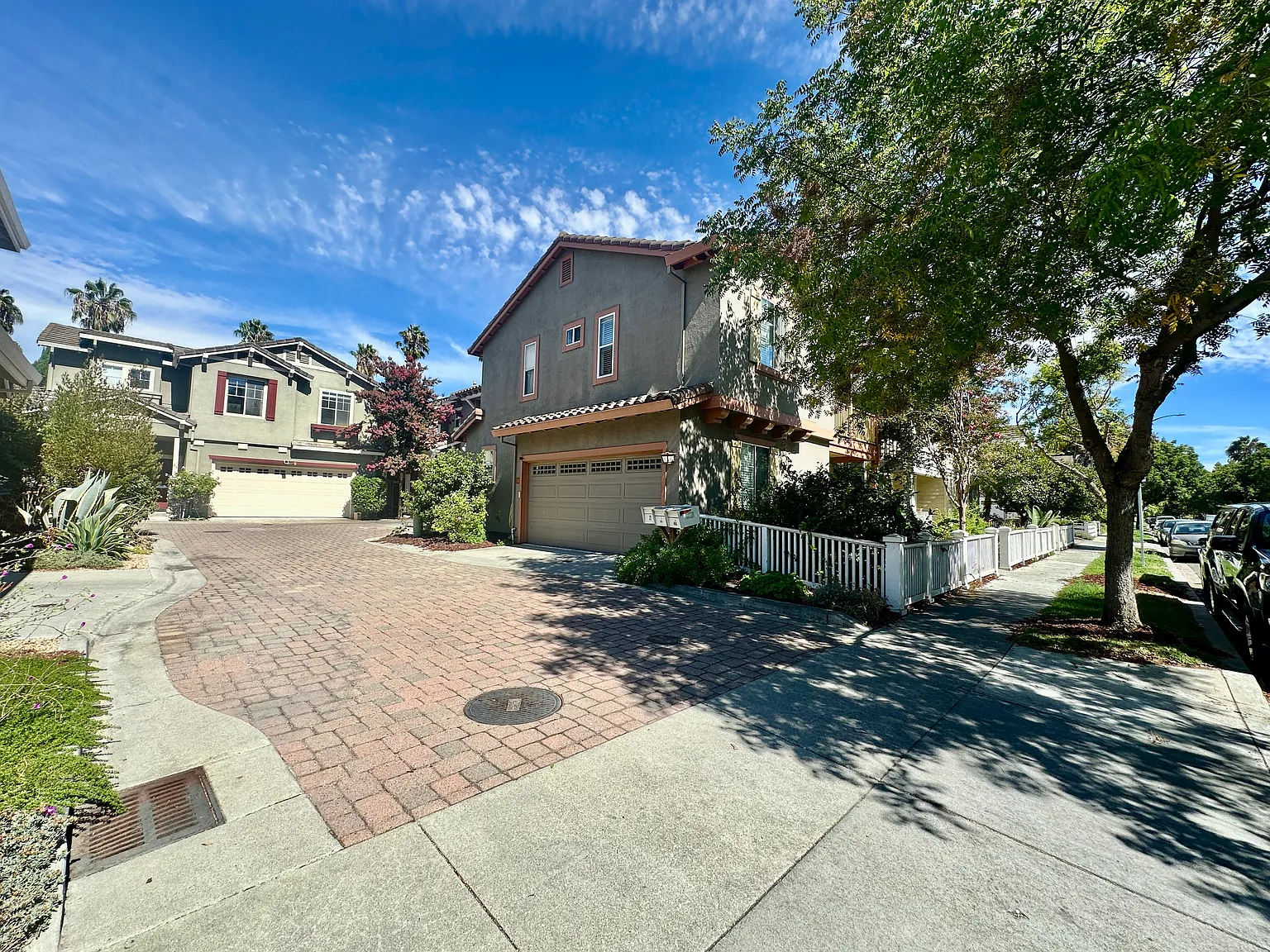 3 bed, 1689 sqft, $4,650 — Photo 1