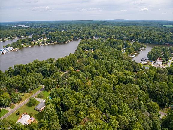 5th image of 150 Woodhaven Shores Dr