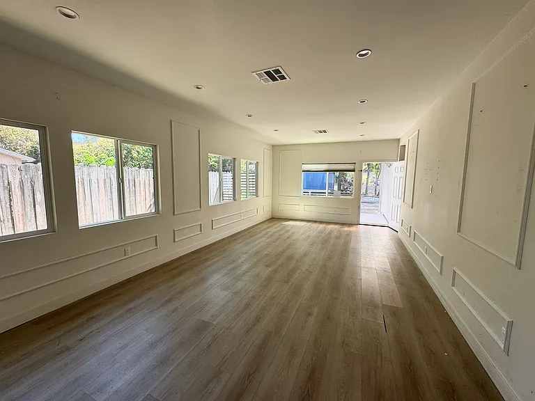 7833 Geyser Ave #1 — Photo 5