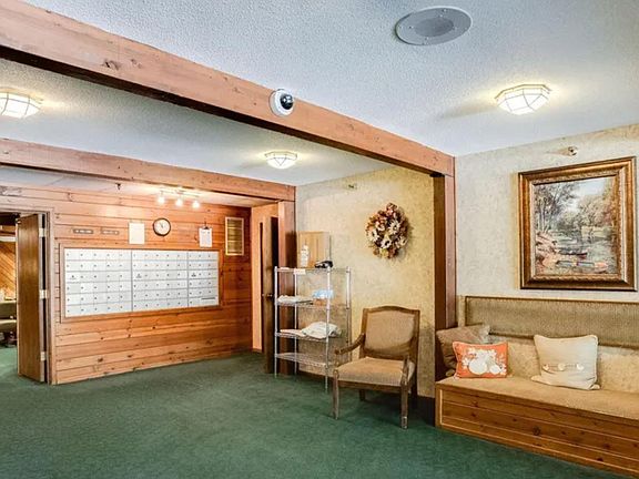 3rd image of 1011 41st Ave NE APT 220