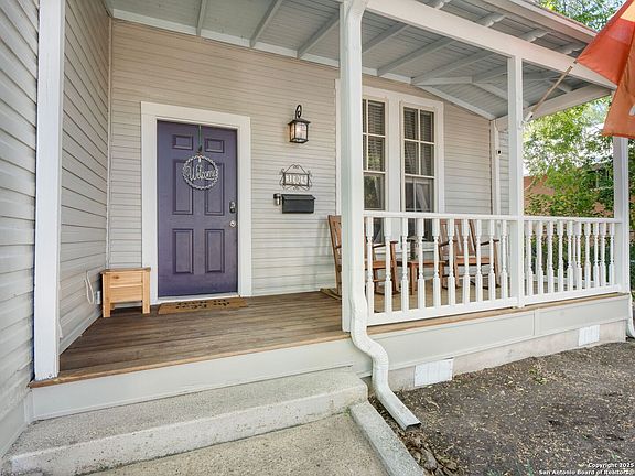 4th image of 306 Devine Street