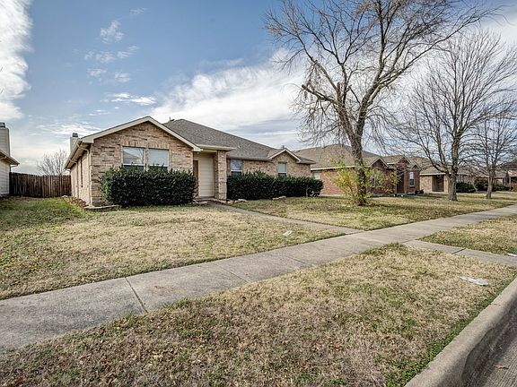 2nd image of 3009 Meadow Bluff Dr