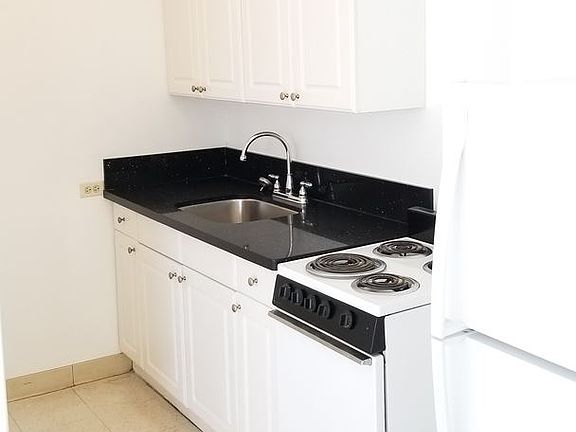3rd image of 2287 Ala Wai Blvd APT 204