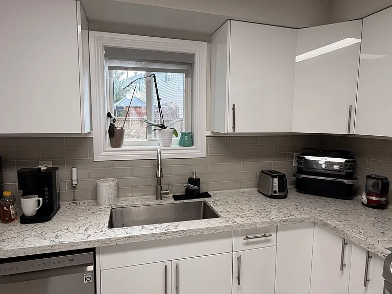 118 Athabaska Rd — Photo 8