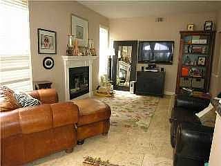 4th image of 26222 Carmel St