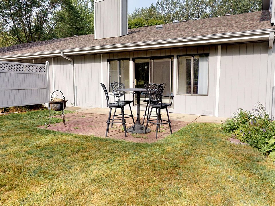 1st image of 2300 Country Club Dr Unit 3
