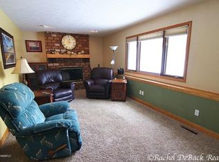 5321 Queensbury Dr SE, Kentwood, MI 49508