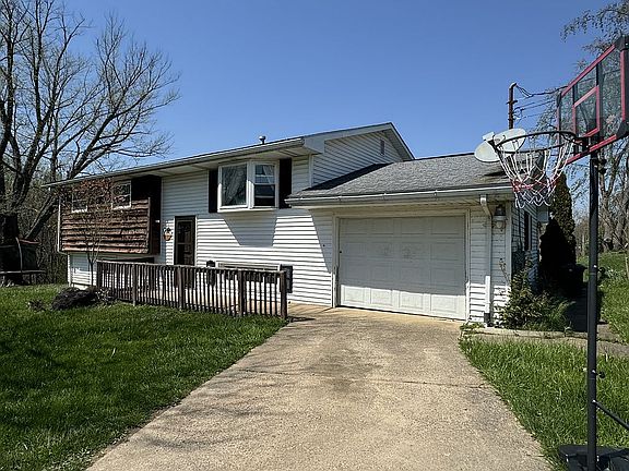 2nd image of 233 S Hazel St