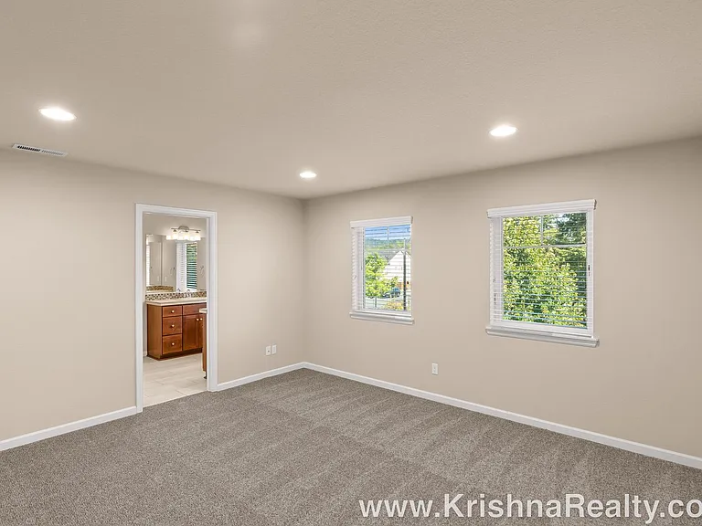 7188 NW Abigail Ter — Photo 11