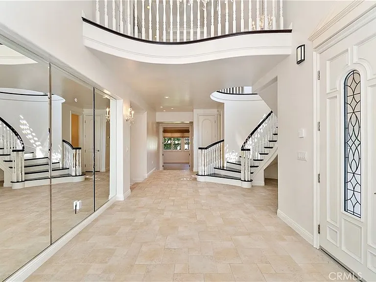 19 Santa Rosa — Photo 6