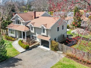 2 Norport Dr, Westport, CT 06880