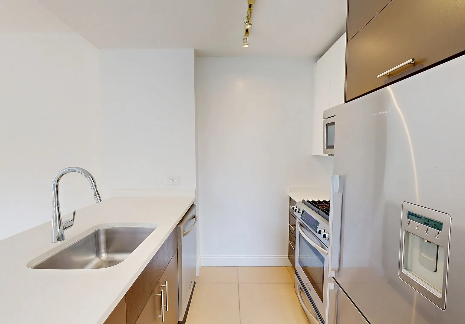 805 Columbus Avenue — Photo 1