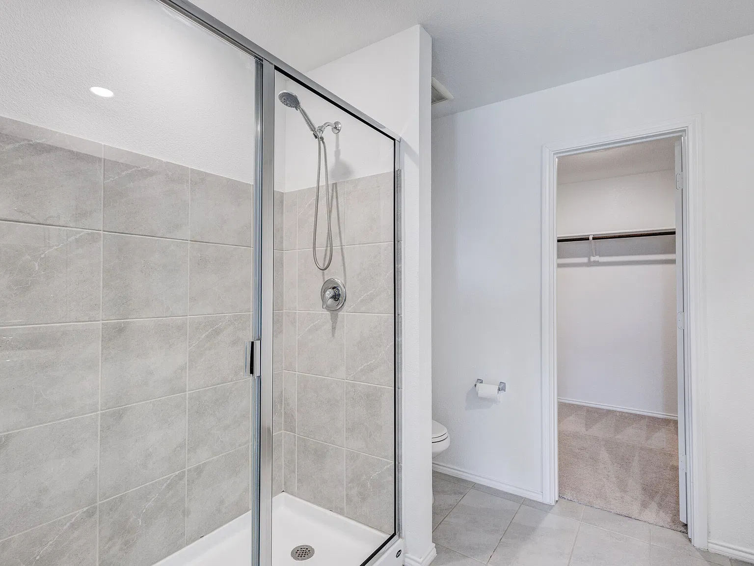 4 bed, 1723 sqft, $2,100 — Photo 3
