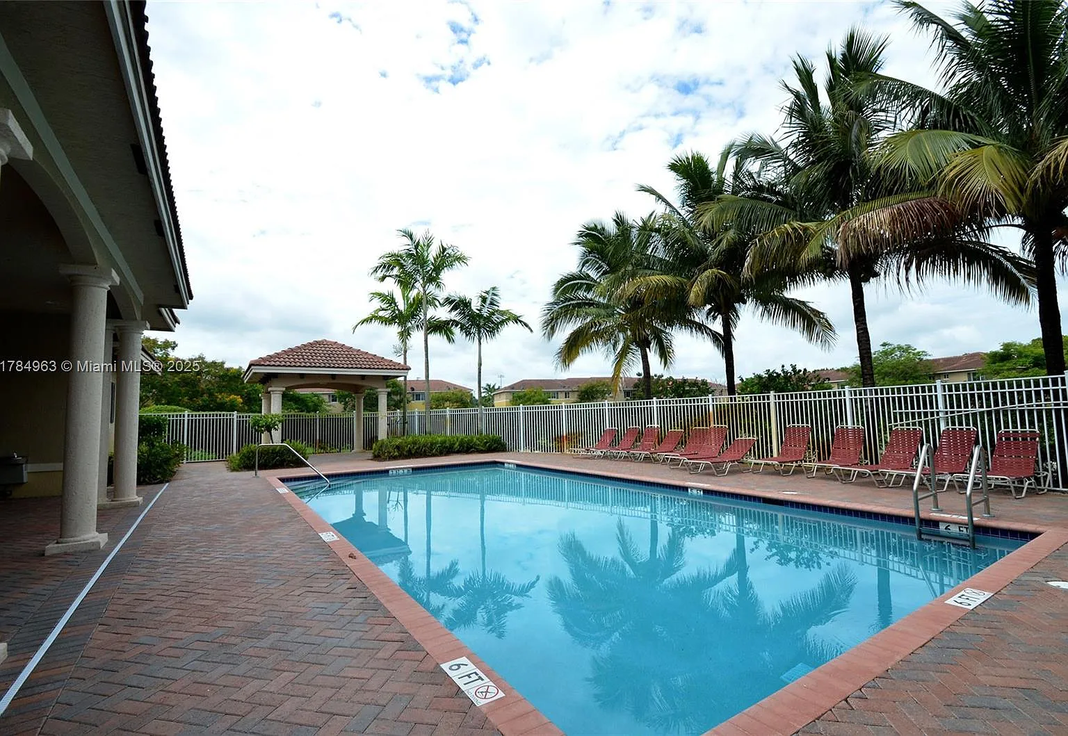 3 bed, 1640 sqft, $2,800 — Photo 2
