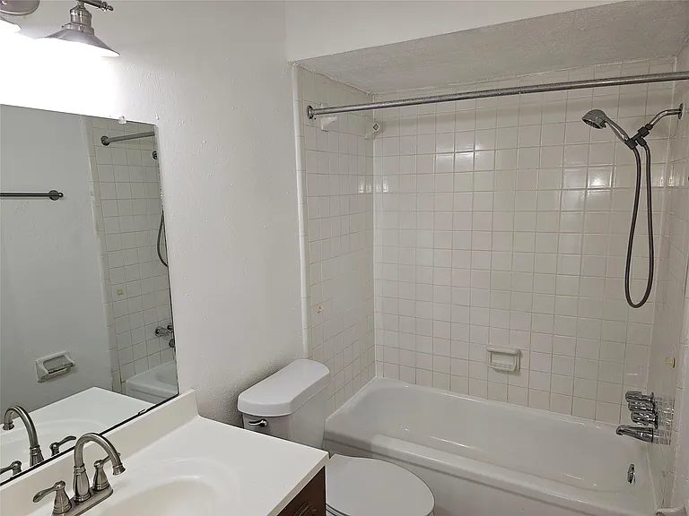 221 Palm Aire Dr — Photo 19