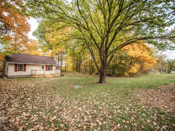 1840 W Fox Lake Rd, Angola, IN 46703