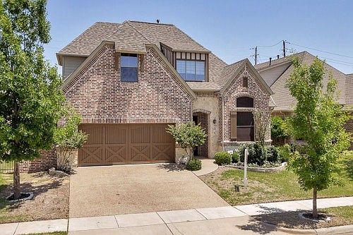 2nd image of 221 La Fontaine Ln