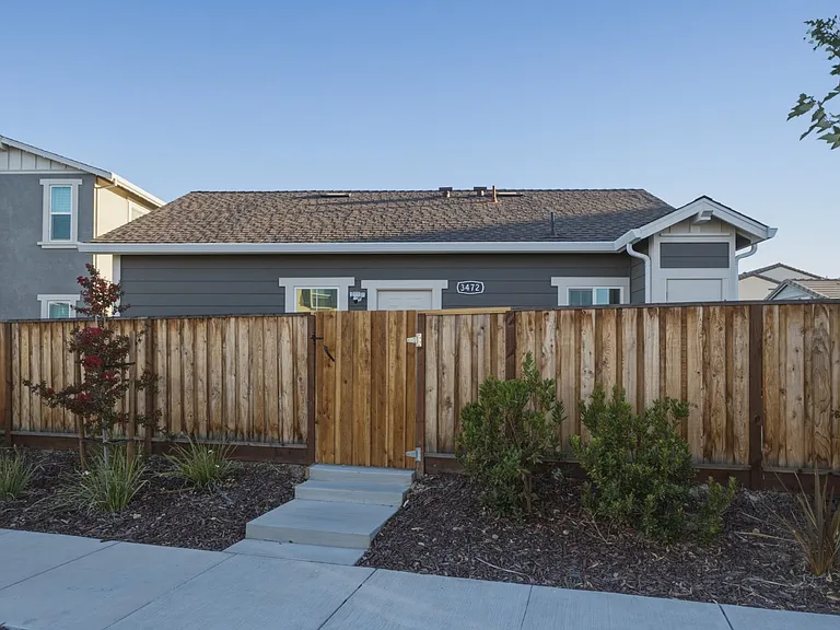 3472 Singh Ln — Photo 2