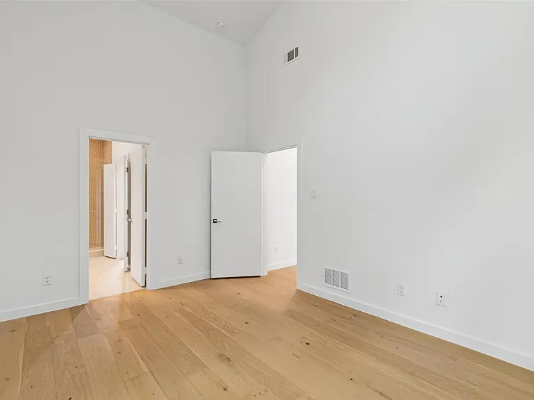 6144 Oram St #5 — Photo 22