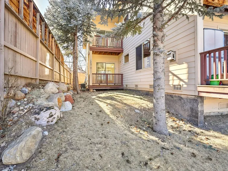 35 Sunshine Ct #2 — Photo 12