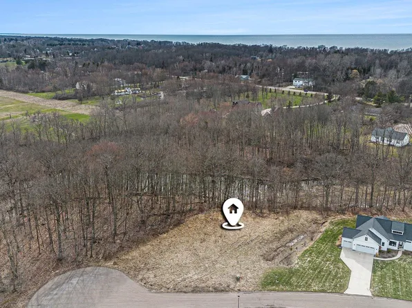 504 Big Sable Dr, South Haven, MI 49090