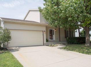 1232 Kenneth Dr, Bloomington, IL