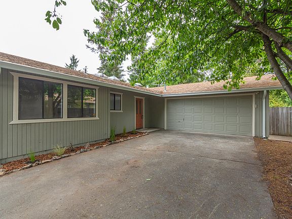 2nd image of 1975 Holly Dr