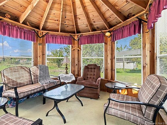 5th image of 20 Bridge View Ct