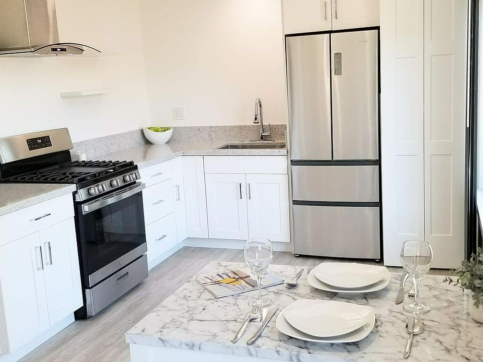 1st image of 2312 28th St #B