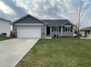 2614 Avery Dr, Norwalk, IA 50211