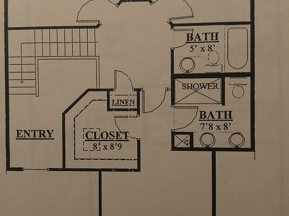 3rd image of 1645 Sawyer St