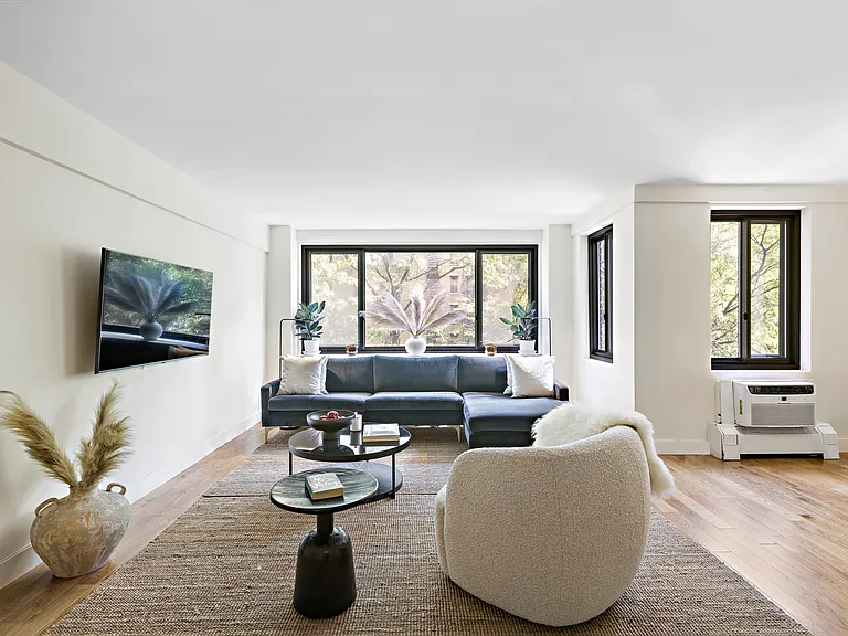 420 E 64th St #3E — Photo 2