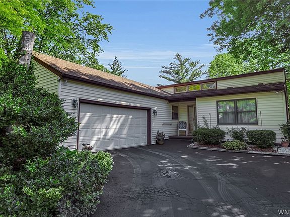 2nd image of 229 Robin Rd