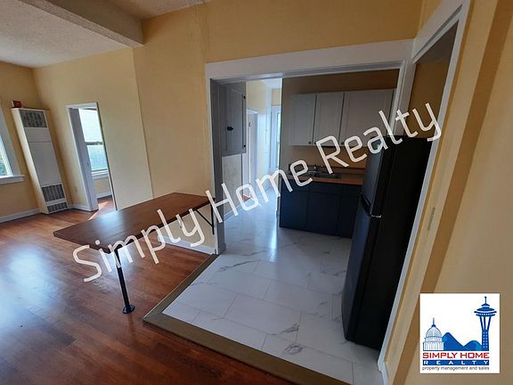 4th image of 1819 Capitol Way S #78d0fd2e8