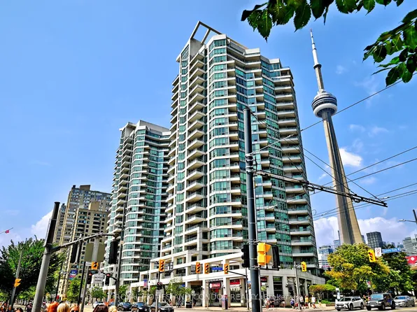 230 Queens Quay W, Toronto, ON