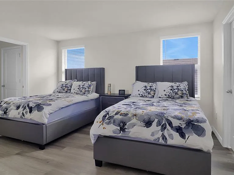 5546 Logan Cave Ave — Photo 17