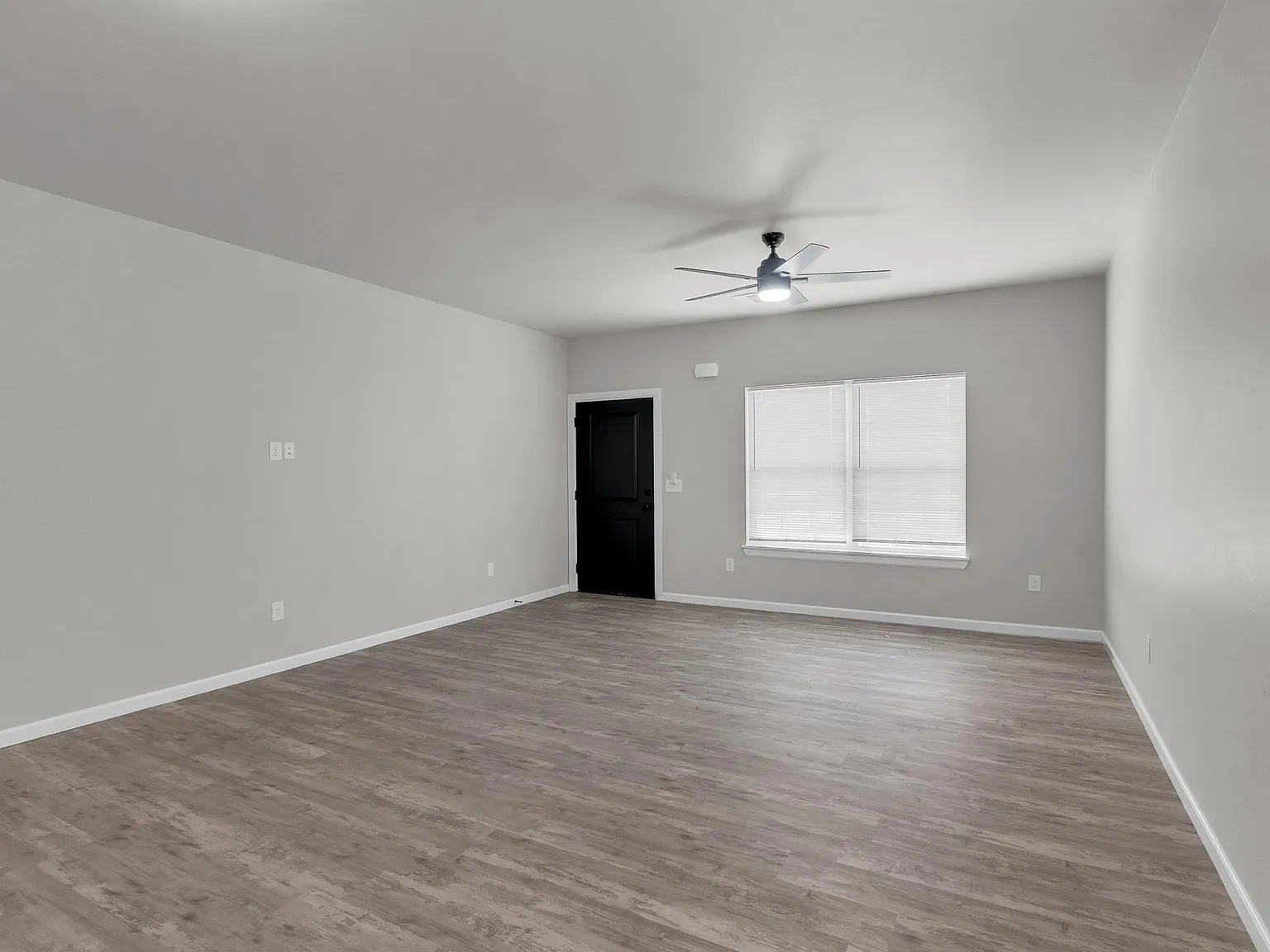 200 Buccaneer Dr — Photo 4