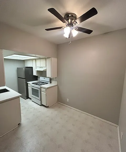 13740 Vanowen St #104 — Photo 3