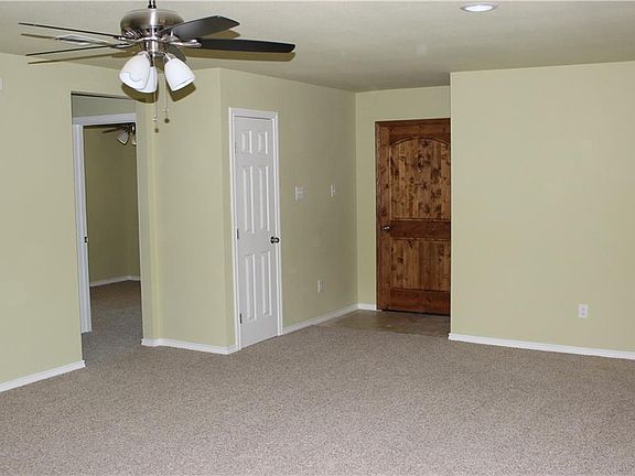 5th image of 3221 Denman St