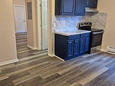 4th image of 21 Edgewood St APT 1S