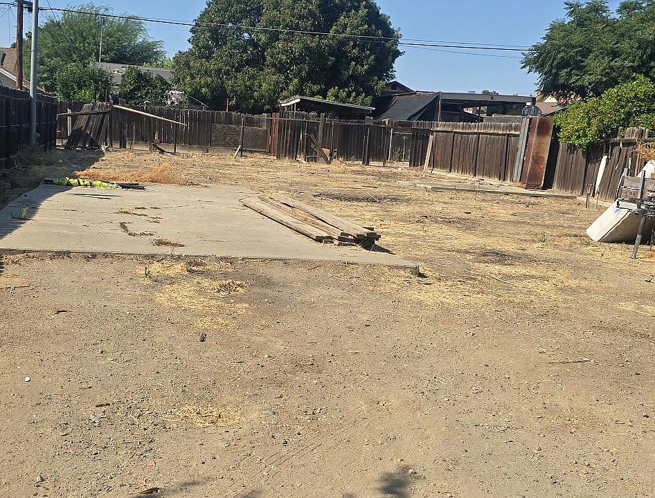 1st image of 0 W San Joaquin St