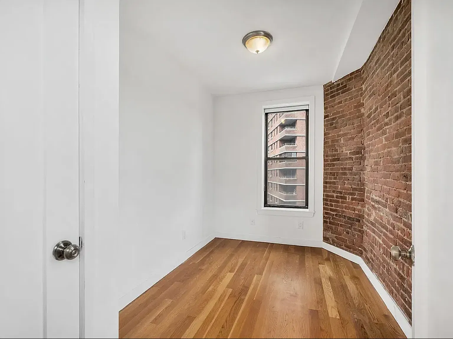 259 East Broadway — Photo 2