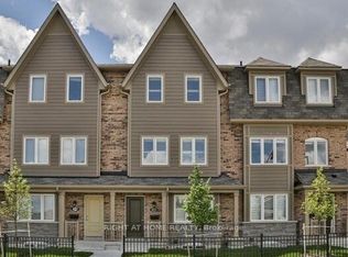 50 Edinburgh Dr #20, Brampton, ON L6Y 1N9