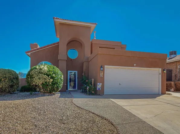 9520 Clearwater St NW, Albuquerque, NM 87114