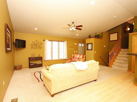 3rd image of 852 Brady Ln