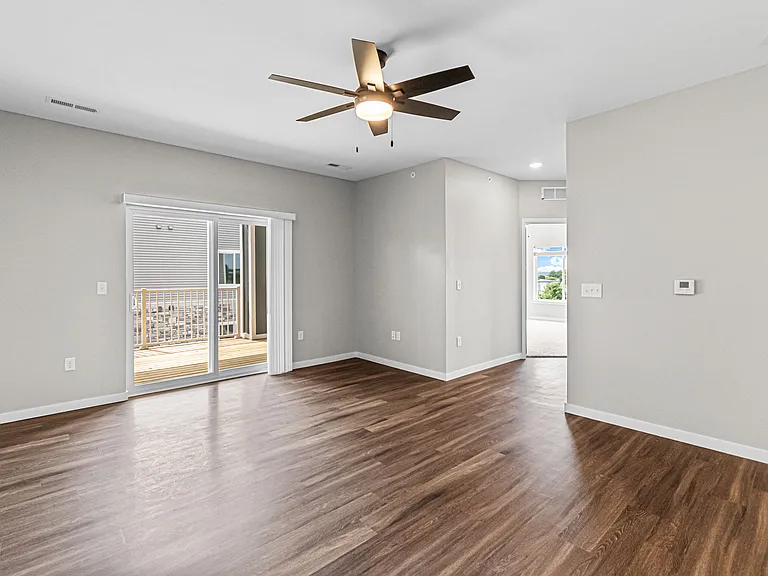 Madison Ave Condos — Photo 30