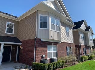 8452 Towne Center Cir N #60E, Warren, MI 48093