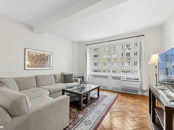 333 W 57th St APT 502, New York, NY 10019