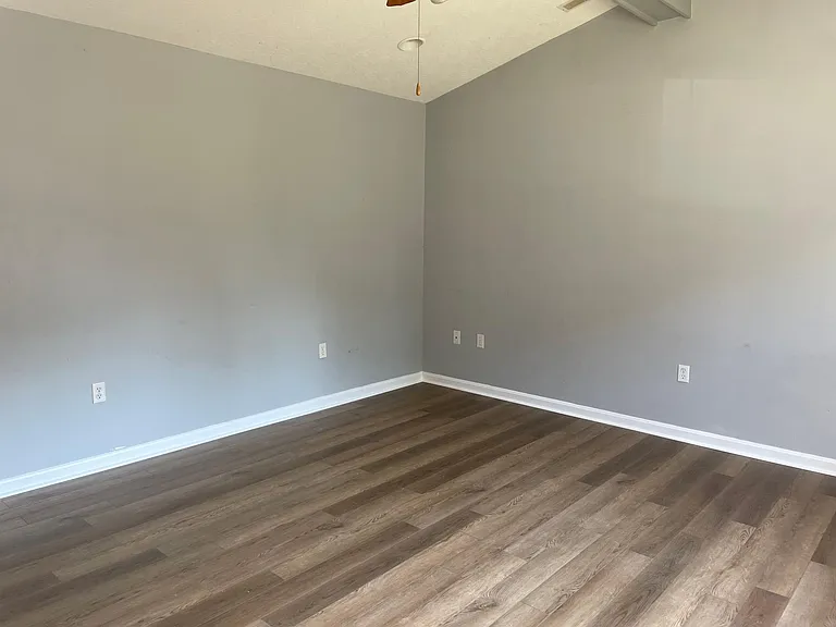 1708 Field Dr — Photo 2